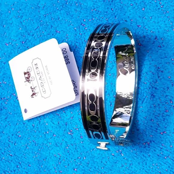 Coach Bangle Bracelet Signature C Hinge Heavy Black Silver Oval Safety Chain NWT - Picture 2 of 14